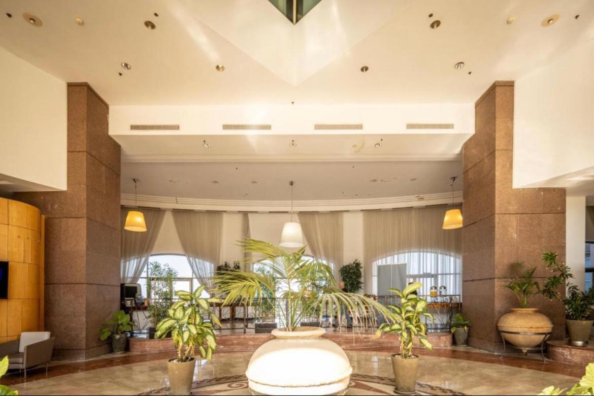 Almog Tower Aparthotel Хайфа Екстериор снимка