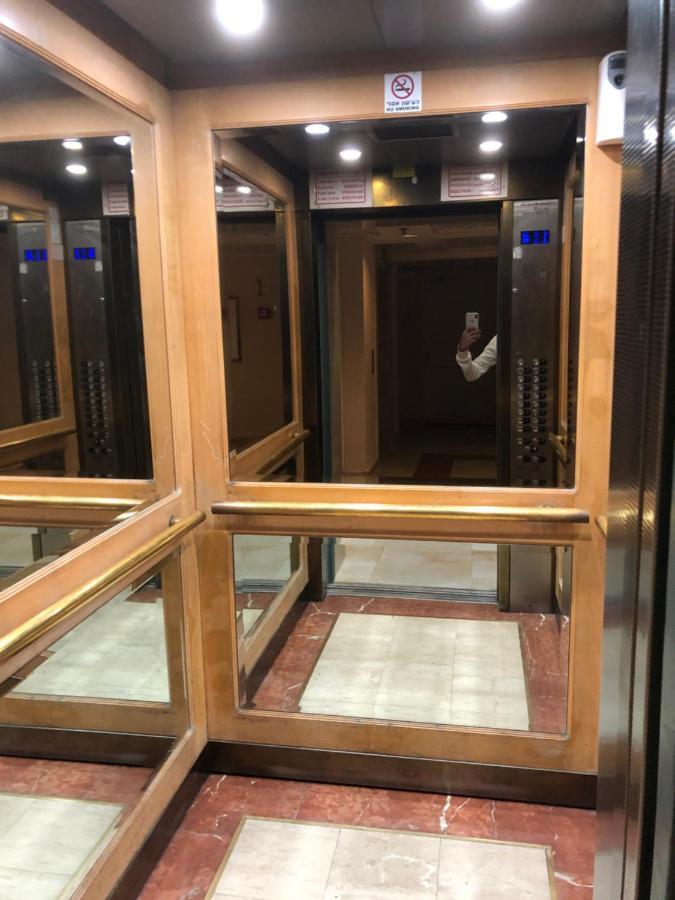 Almog Tower Aparthotel Хайфа Екстериор снимка