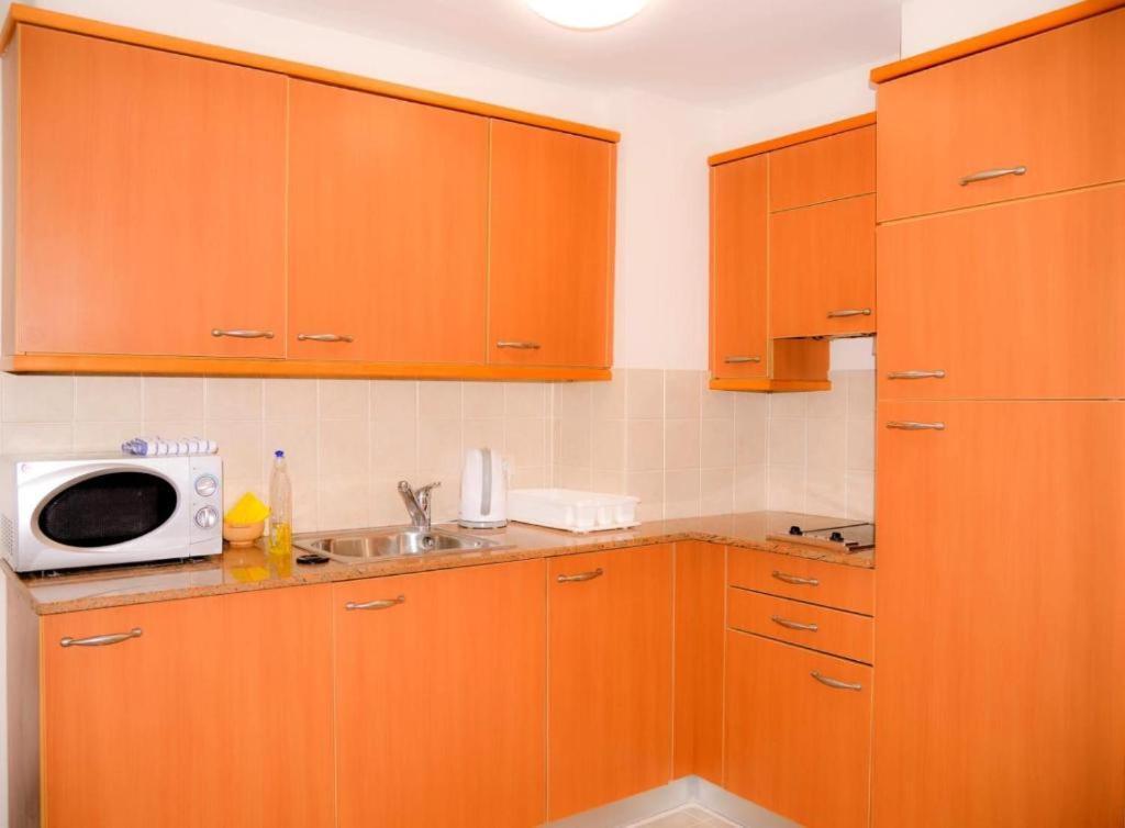 Almog Tower Aparthotel Хайфа Екстериор снимка